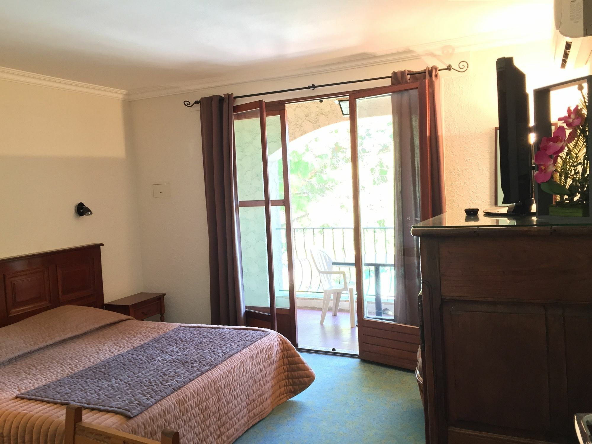 Hotel Castel Garoupe Antibes Exteriér fotografie